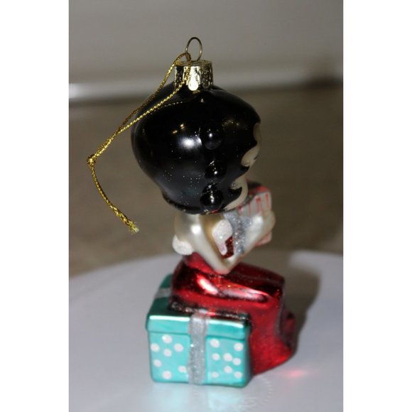 Kurt S Adler Ornament - Betty Boop in Red Dress Holding a Present - Picture 6 of 6